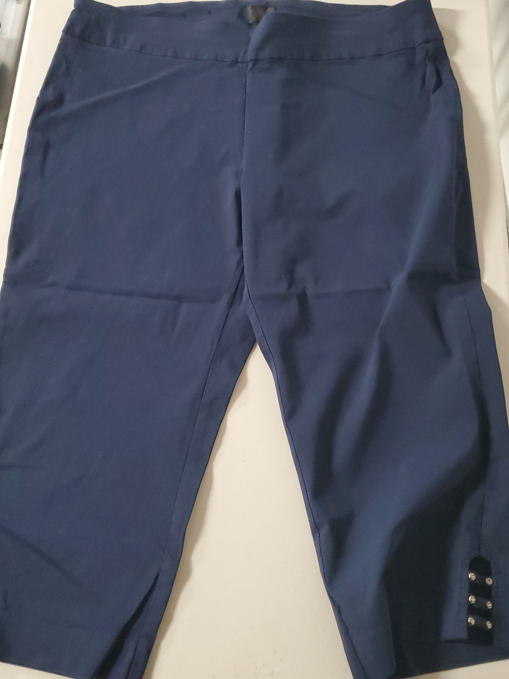 JM Collection Navy Blue Capri Jeans